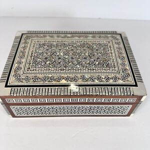 VTG‎ Handcrafted Wooden Trinket Box Inlayed with Mother of Pearl/Abalone 1950's